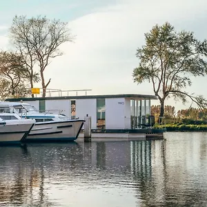 https://homeboat-glamping.hotelsghent.com